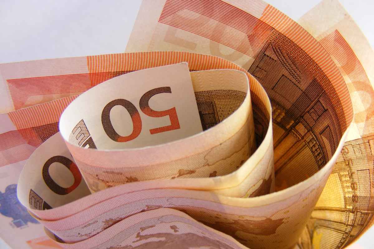mazzetta di banconote da 50 euro
